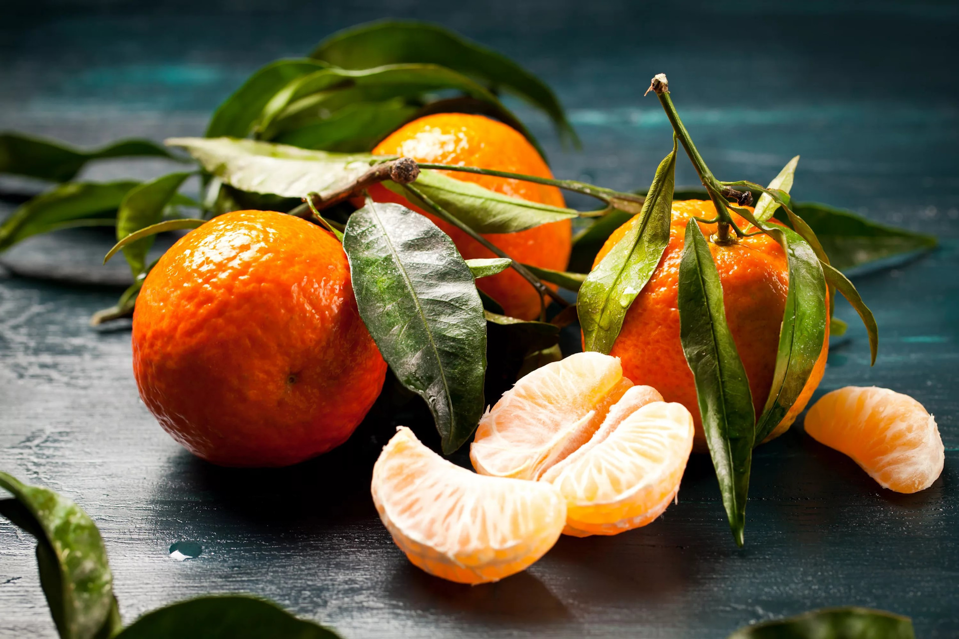 Which Small Orange Fruits Are Edible and Nutritious?